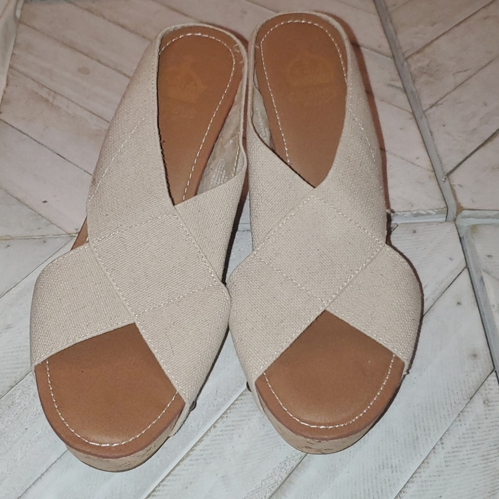 Crown Vintage Size 10 M Tan Wedges - Picture 2 of 8